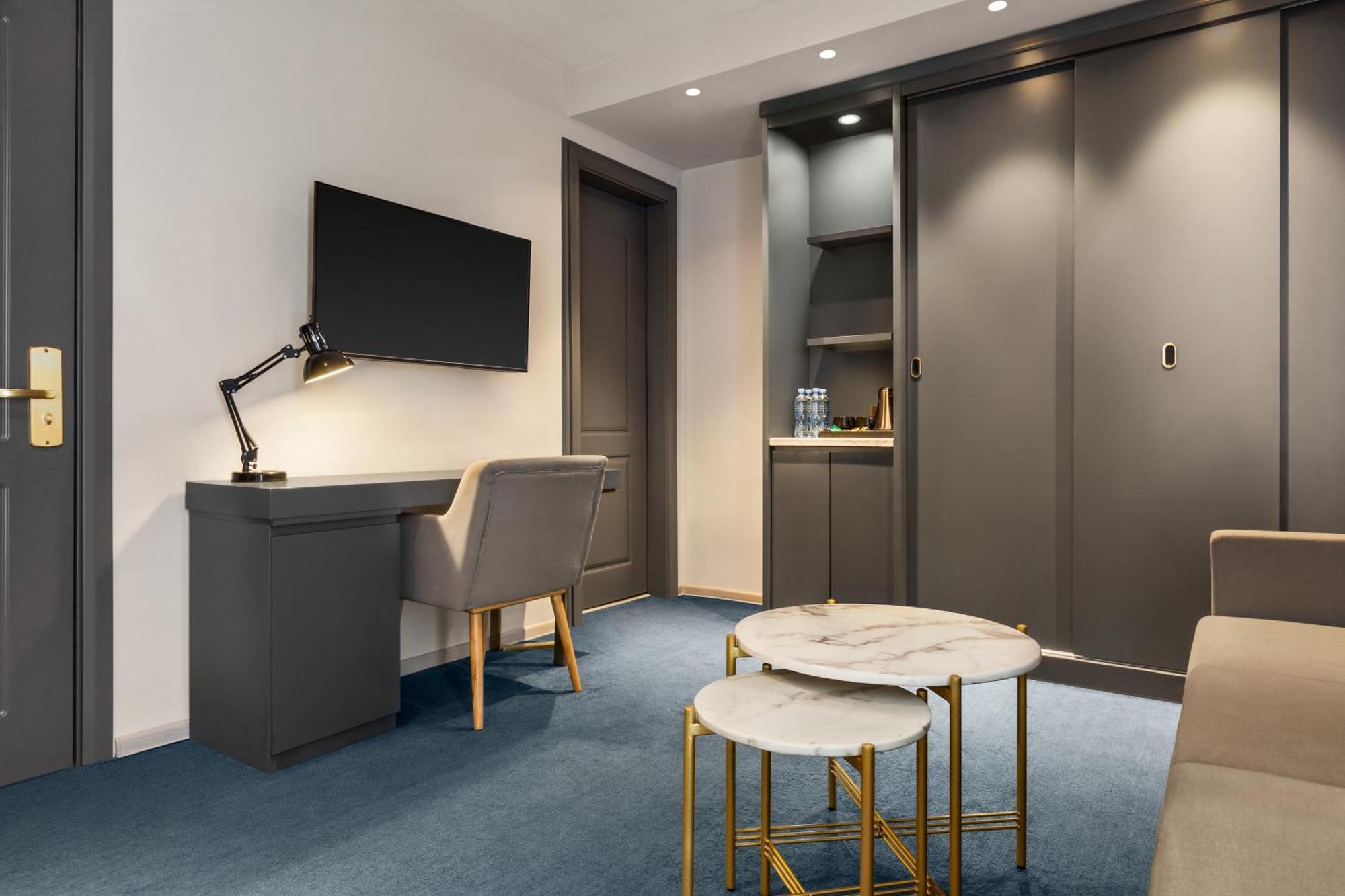 Ramada By Wyndham Tbilisi Old City 外观 照片
