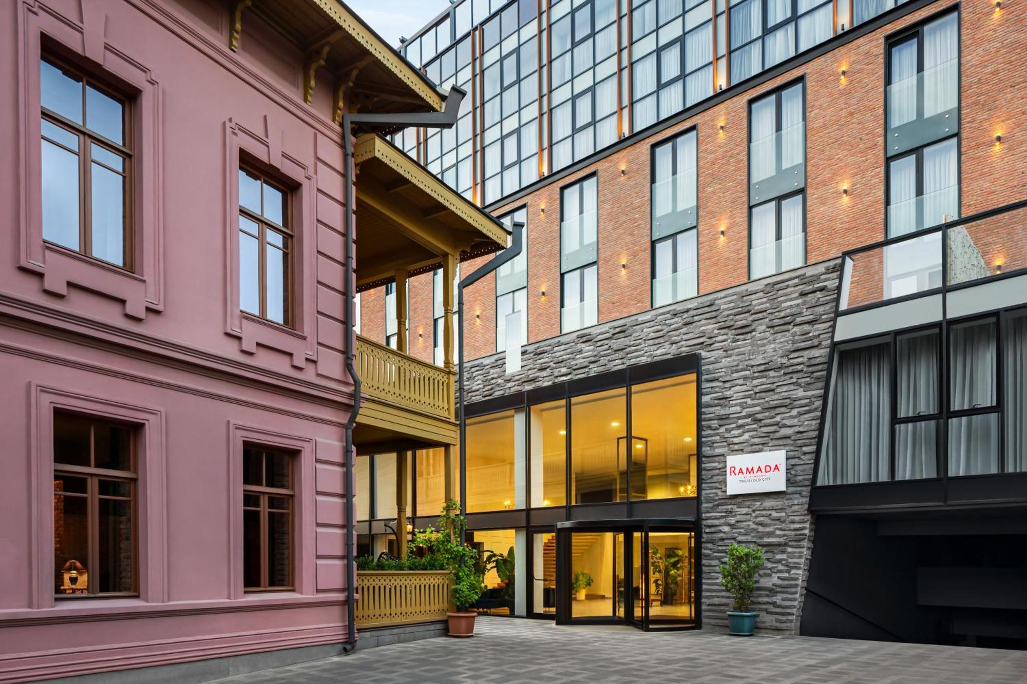 Ramada By Wyndham Tbilisi Old City 外观 照片